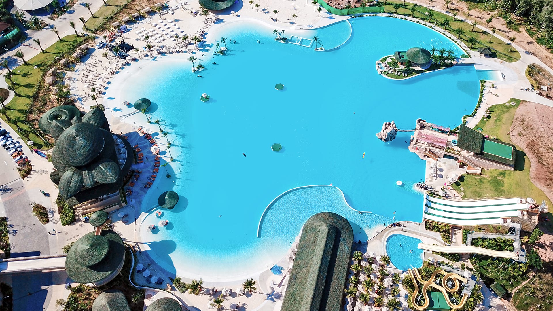 New Crystal Lagoons® Amenity Adjacent To Walt Disney World Crystal